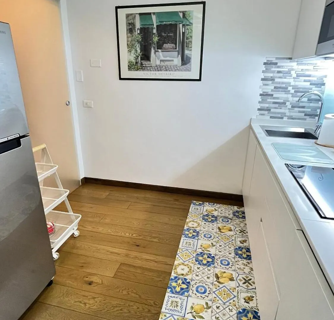 Pattoluxurysuite Appartamento A Roma Quartiere Trieste - Vicino Metro B1 0*,  Italia